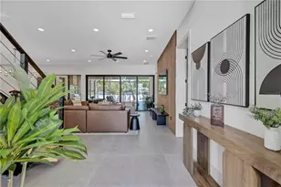 275 Lime Cir, Sarasota, FL 34237 - Photo 6