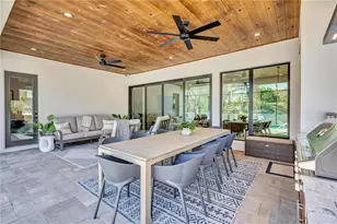 275 Lime Cir, Sarasota, FL 34237 - Photo 4