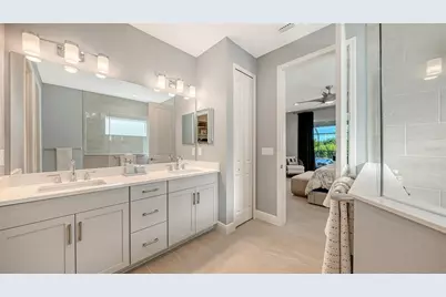 8542 Frangipani Terrace, Sarasota, FL 34240 - Photo 16