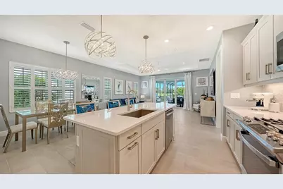 8542 Frangipani Terrace, Sarasota, FL 34240 - Photo 10