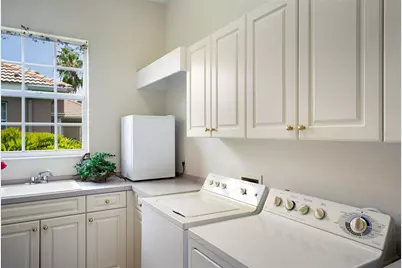 7058 Twin Hills Terrace, Lakewood Ranch, FL 34202 - Photo 44