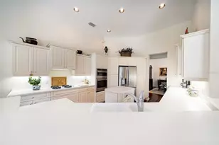7058 Twin Hills Terrace, Lakewood Ranch, FL 34202 - Photo 14