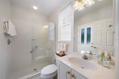 7058 Twin Hills Terrace, Lakewood Ranch, FL 34202 - Photo 32