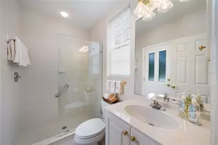7058 Twin Hills Terrace, Lakewood Ranch, FL 34202 - Photo 32