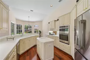 7058 Twin Hills Terrace, Lakewood Ranch, FL 34202 - Photo 14