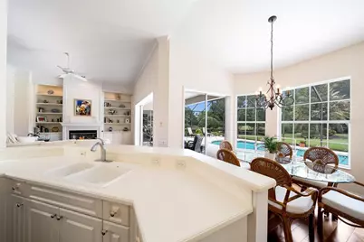 7058 Twin Hills Terrace, Lakewood Ranch, FL 34202 - Photo 16