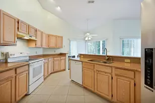 9655 Lake Douglas Pl, Orlando, FL 32817 - Photo 10