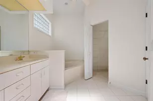880 Chalmers Dr, Venice, FL 34293 - Photo 28