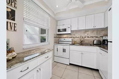 4350 Chatham Drive #105, Longboat Key, FL 34228 - Photo 6