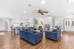 7565 Castle Dr, Sarasota, FL 34240 - Photo 8
