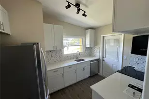 3335 Dudley St, Sarasota, FL 34235 - Photo 8