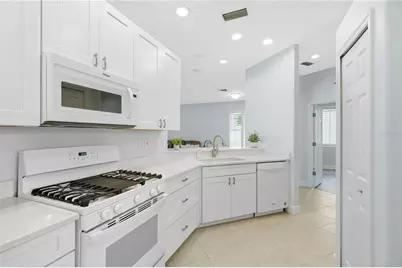 4211 Cascade Falls Drive, Sarasota, FL 34243 - Photo 14