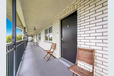 4050 4th Street N #304, Saint Petersburg, FL 33703 - Photo 2