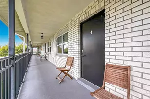 4050 4th St N, Saint Petersburg, FL 33703 - Photo 2