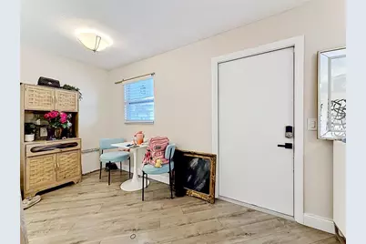 4050 4th Street N #304, Saint Petersburg, FL 33703 - Photo 4