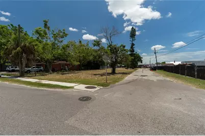 1206 27th Avenue W, Bradenton, FL 34205 - Photo 10