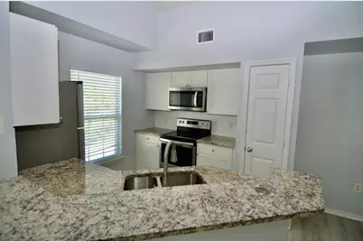 5621 Bidwell Parkway #202, Sarasota, FL 34233 - Photo 6