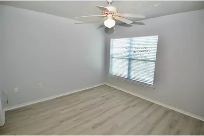 5621 Bidwell Parkway #202, Sarasota, FL 34233 - Photo 10