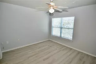 5621 Bidwell Pkwy, Sarasota, FL 34233 - Photo 10