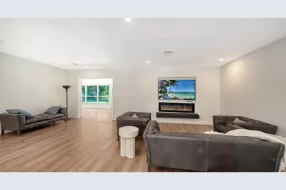 2465 Foster Lane, Sarasota, FL 34239 - Photo 6