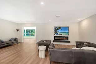 2465 Foster Ln, Sarasota, FL 34239 - Photo 6