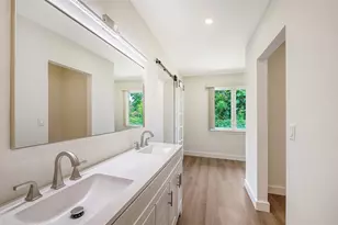 2465 Foster Ln, Sarasota, FL 34239 - Photo 32