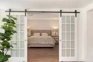 2465 Foster Ln, Sarasota, FL 34239 - Photo 24
