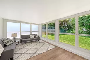 2465 Foster Ln, Sarasota, FL 34239 - Photo 22