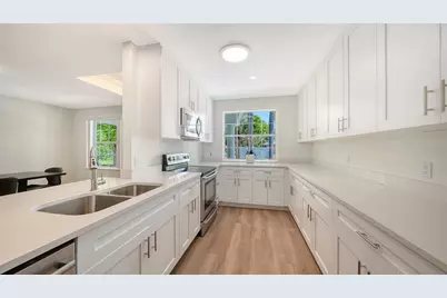 2465 Foster Lane, Sarasota, FL 34239 - Photo 16