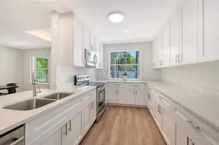 2465 Foster Ln, Sarasota, FL 34239 - Photo 16