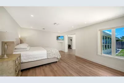 2465 Foster Lane, Sarasota, FL 34239 - Photo 28
