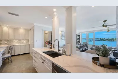 174 Golden Gate Point #22, Sarasota, FL 34236 - Photo 12