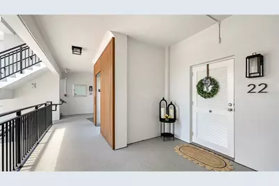 174 Golden Gate Point #22, Sarasota, FL 34236 - Photo 2