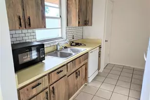 4224 Mercury Rd, Venice, FL 34293 - Photo 8