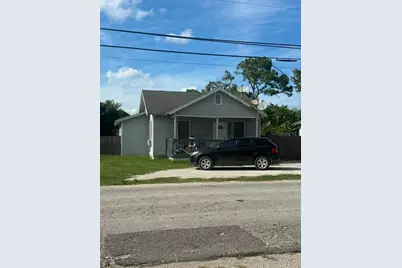 1808 17th Street E, Palmetto, FL 34221 - Photo 2