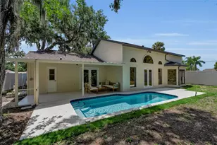 1005 Greystone Ln, Sarasota, FL 34232 - Photo 10