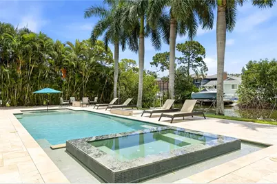 662 Apalachee Circle NE, Saint Petersburg, FL 33702 - Photo 36