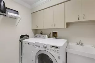 3902 Wilshire Dr, Sarasota, FL 34238 - Photo 26