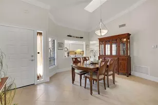 3902 Wilshire Dr, Sarasota, FL 34238 - Photo 14