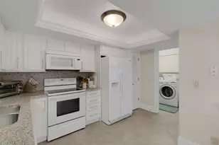 3902 Wilshire Dr, Sarasota, FL 34238 - Photo 22