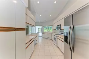 5032 Southern Pine Cir, Venice, FL 34293 - Photo 16