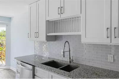 5207 86th Street Court W, Bradenton, FL 34210 - Photo 10