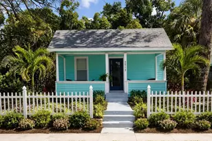 2513 8th Ave W, Bradenton, FL 34205 - Photo 1