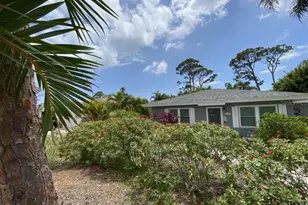 828 Nokomis Ave S, Venice, FL 34285 - Photo 4