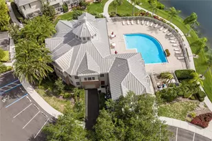7633 Plantation Cir, University Park, FL 34201 - Photo 4