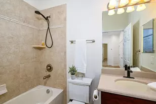 7919 Limestone Ln, Sarasota, FL 34233 - Photo 18