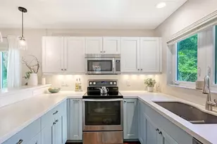 1631 Worrington St, Sarasota, FL 34231 - Photo 8