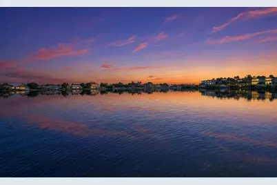 17 Seaside Court, Holmes Beach, FL 34217 - Photo 4