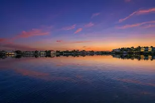 17 Seaside Ct, Holmes Beach, FL 34217 - Photo 4