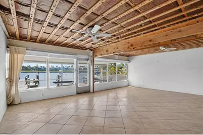 17 Seaside Court, Holmes Beach, FL 34217 - Photo 6